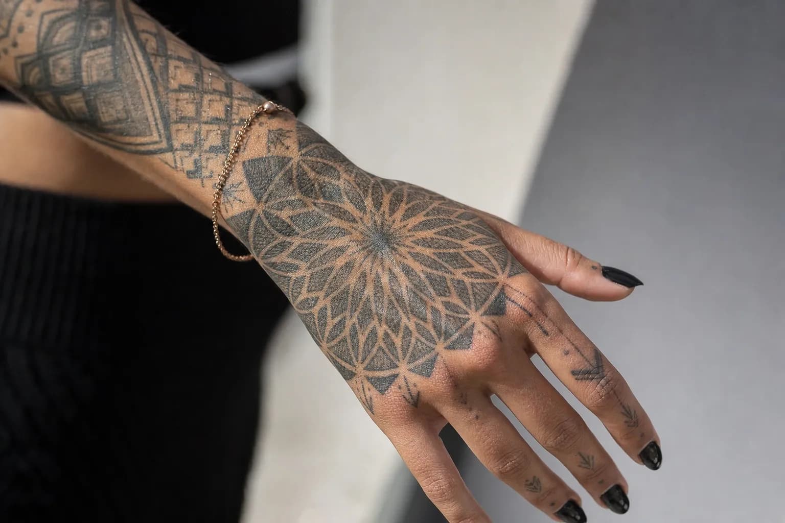 Geometric Tattoo in Lisbon: What Precision Actually Means — Styles & Techniques, Sasha Tattooist Lisbon